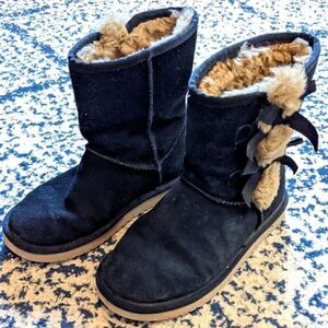Koolaburra by Ugg boots Victoria short